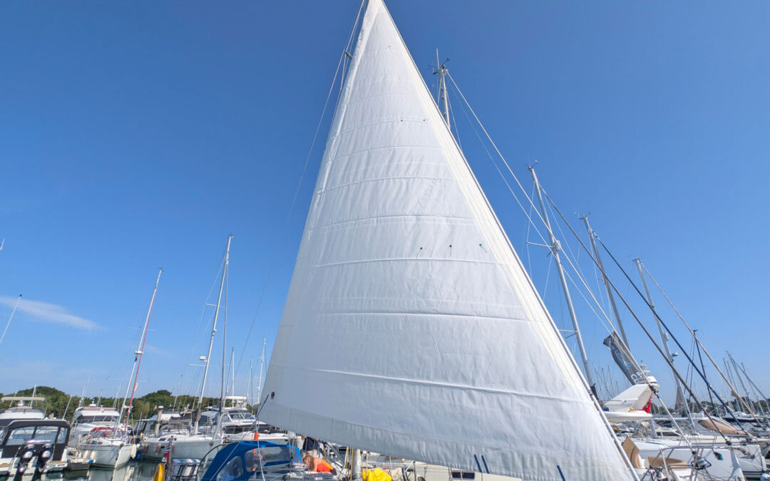 How to Bed in Your New Sails: From Yellow Sail Bag to First Tack